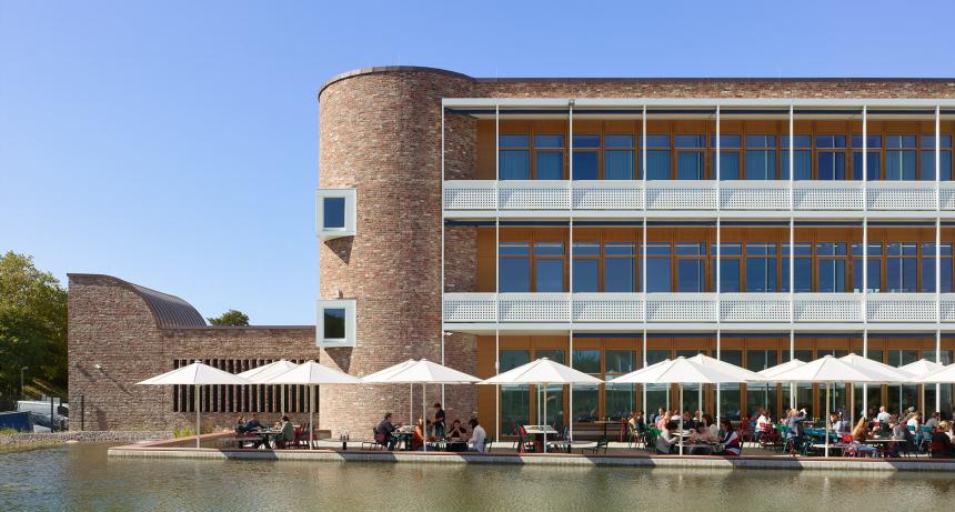 Unternehmenszentrale für den dm-drogeriemarkt in Karlsruhe